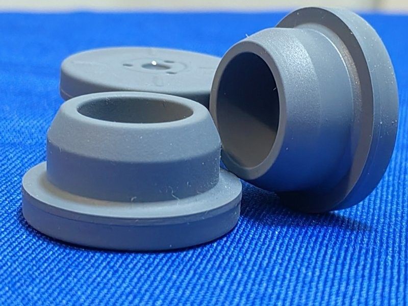 13mm 20mm 28mm gri renkli Cam Enjeksiyon Şişeleri Liyofilize Toz şişeyi Kullanın İlaçlı Butil Kauçuk Kapak