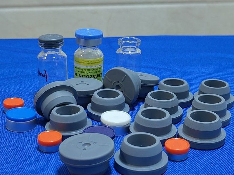 13mm 20m 28mm 32mm Liyofilizasyon cam şişeleri Tıbbi gri Butil Kauçuk Şişe için kapak cam şişe Cam Infüzyon şişe