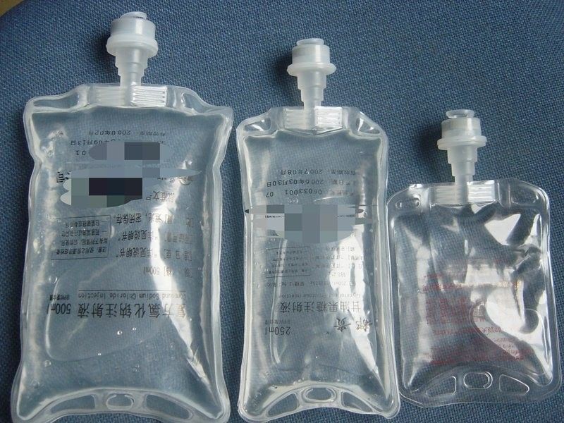 100 ml 250 ml 500 ml Tuz çözeltisi infüzyon torbası PVC infüzyon torbası Tıbbi Tek kullanımlık basınç IV PVC olmayan infüzyon torbası