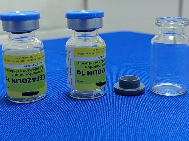 5ml 7ml 10ml 20ml Tıbbi kozmetik Borosicilat Tüplü tıbbi Enjekte edilebilir cam şişeler Alüminyum Plastik Kapaklı