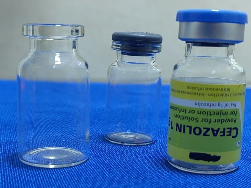5ml 7ml 10ml 20ml Tıbbi kozmetik Borosicilat Tüplü tıbbi Enjekte edilebilir cam şişeler Alüminyum Plastik Kapaklı
