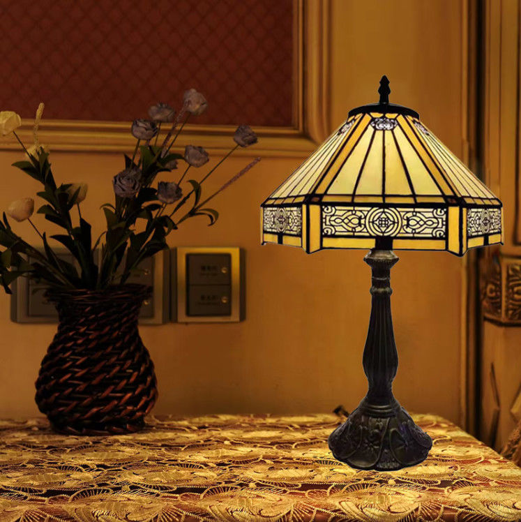 Avrupa 30cm Otel Vintage Masa Lambası Bar Yatak Odası Oturma Odası Otel El yapımı LED Cam Renkli Masa Lambası