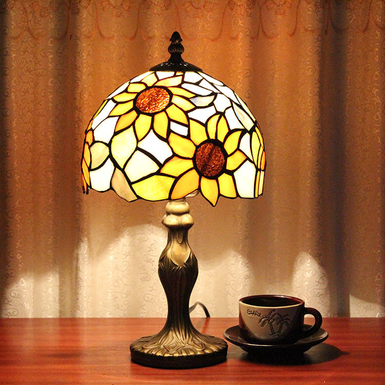 Avrupalı çiçek retro yaratıcı nostalji kafe yatak odası oturma odası okuma ışığı lamba masa lambası lüks gece masası lambası